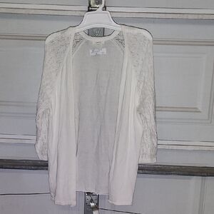Maurices Women's  White Cardigan P2P-22 Length-28
